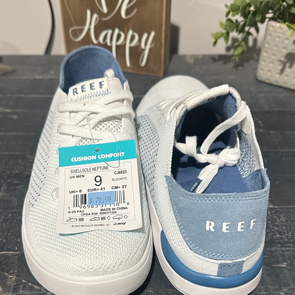 Men’s size 9 Reef White and Light Blue Casual Shoes